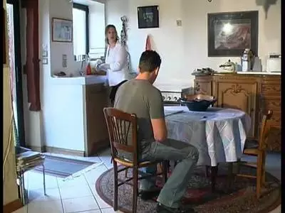 Notgeile Typen nageln eine betagte Dame